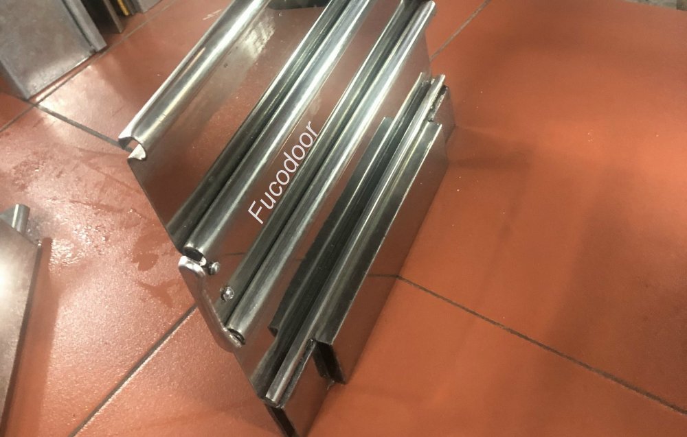 Cửa cuốn siêu trường INOX bản phẳng Fucodoor ST85