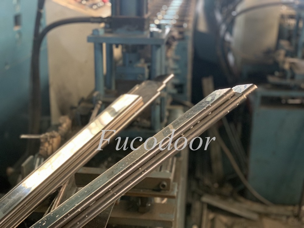 Cửa cuốn siêu trường INOX bản phẳng Fucodoor ST85