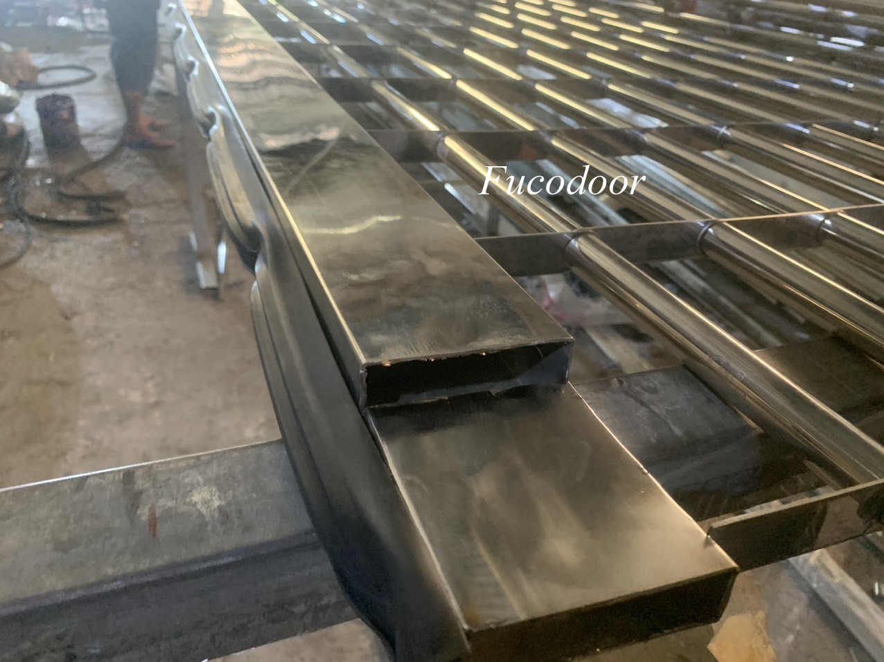 Cửa cuốn Song ngang INOX 304, Giá cửa cuốn lưới song ngang, cửa cuốn ngang