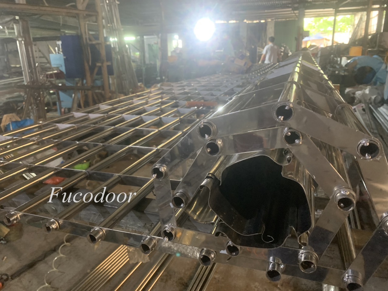 Cửa cuốn lưới song ngang inox vuông, cửa cuốn khớp thoáng, tại Quảng Ninh