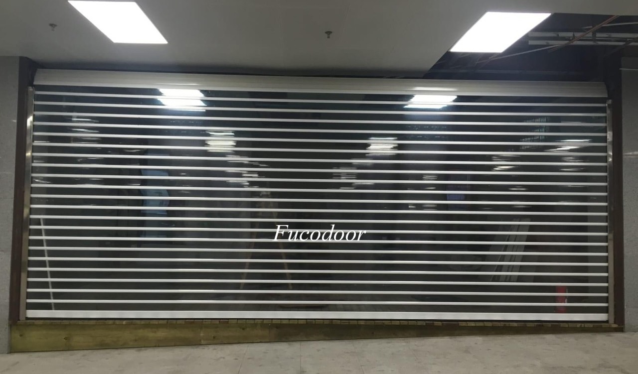 Cửa cuốn trong suốt Polycarbonate mẫu liền