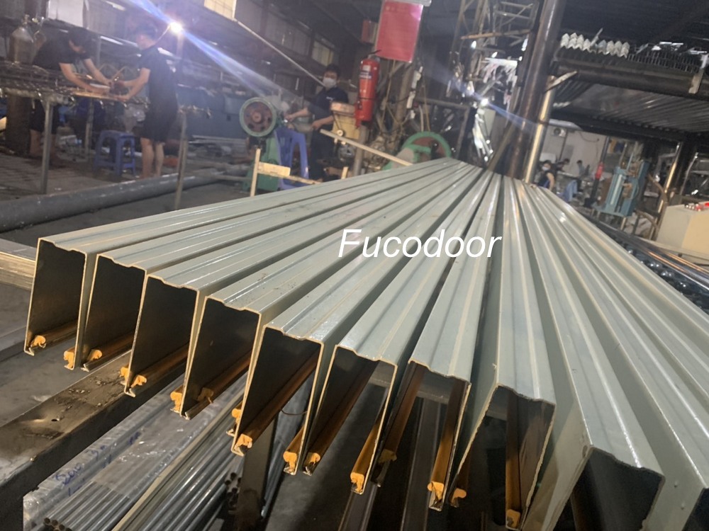 Cửa cuốn siêu trường ST100 tại Quảng Ninh