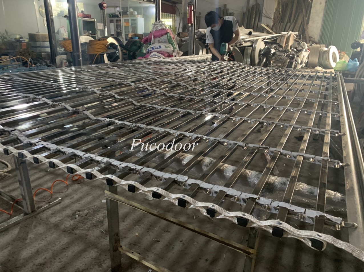 Cửa cuốn Song ngang INOX 304, Giá cửa cuốn lưới song ngang, cửa cuốn ngang