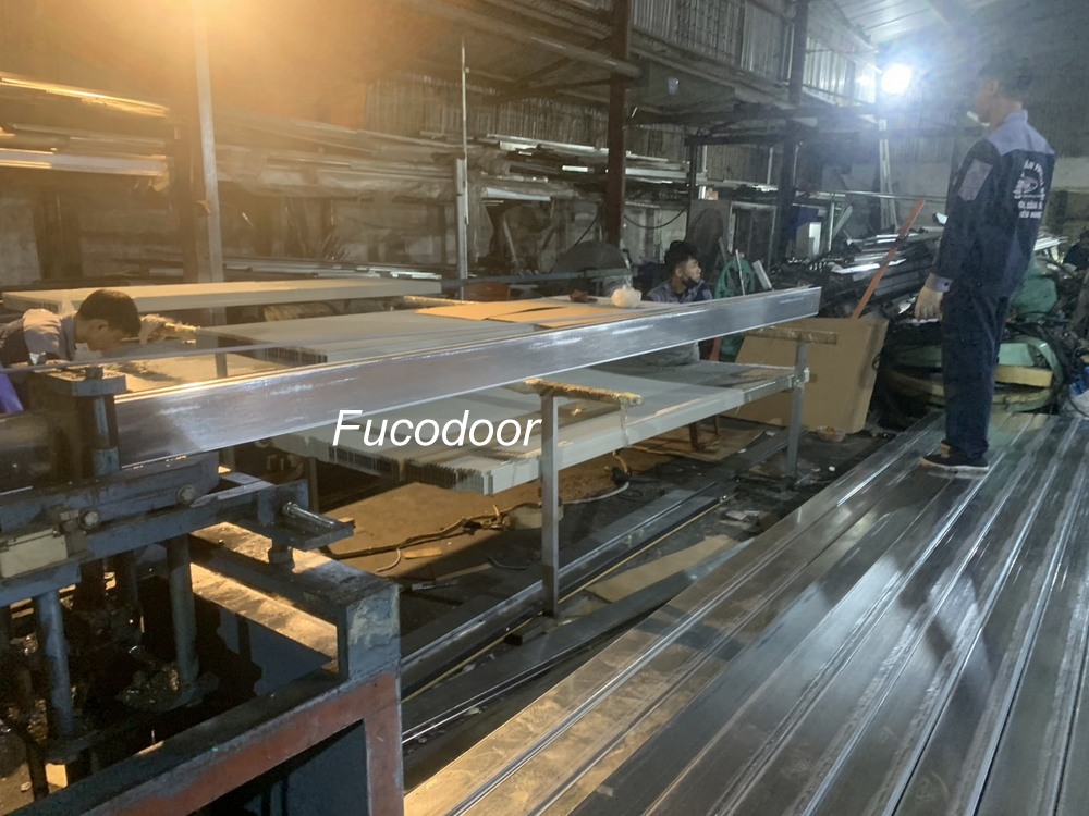 Cửa cuốn mắt võng sơn tĩnh điện phi 12.7