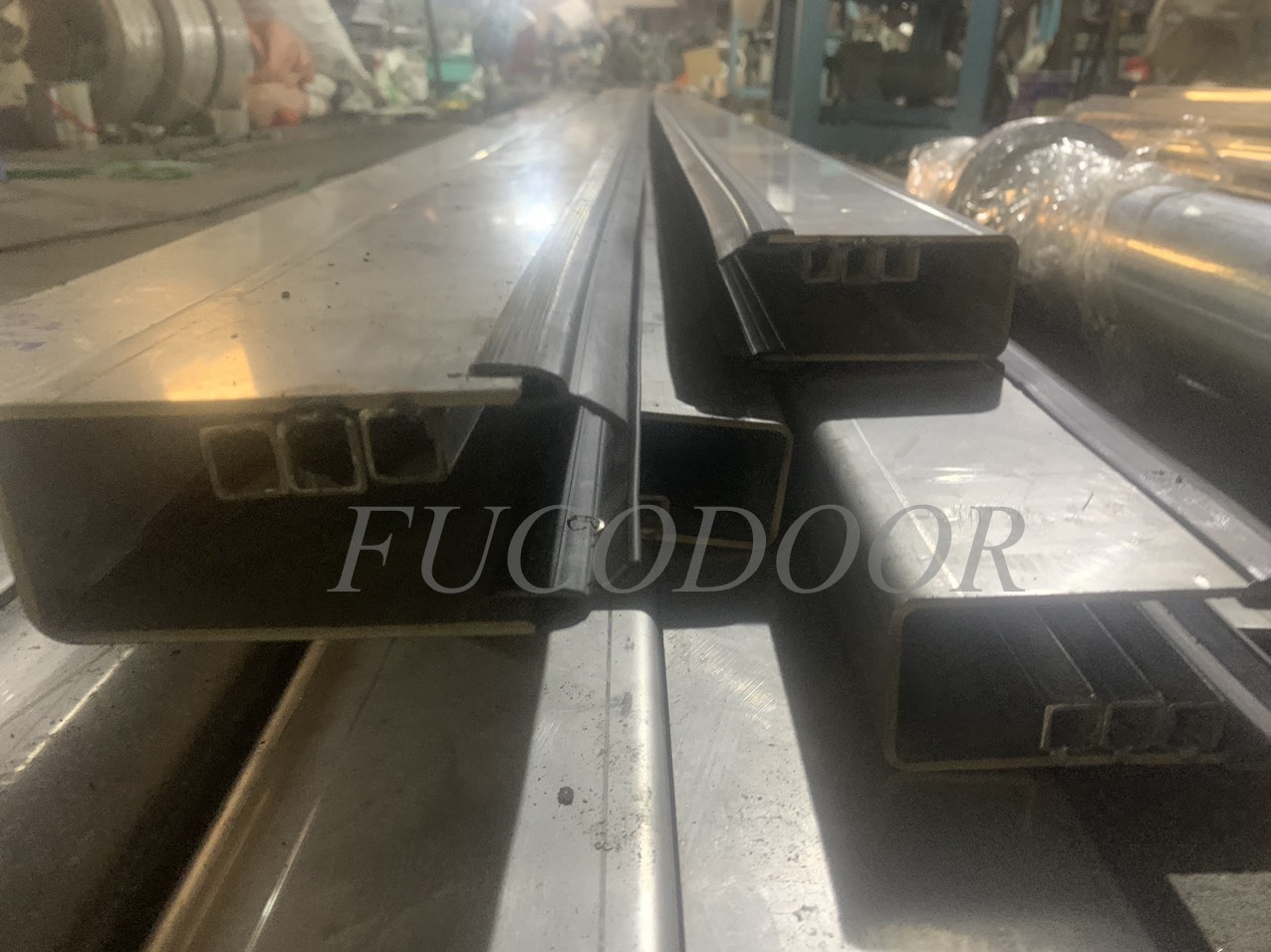 Giá cửa cuốn inox