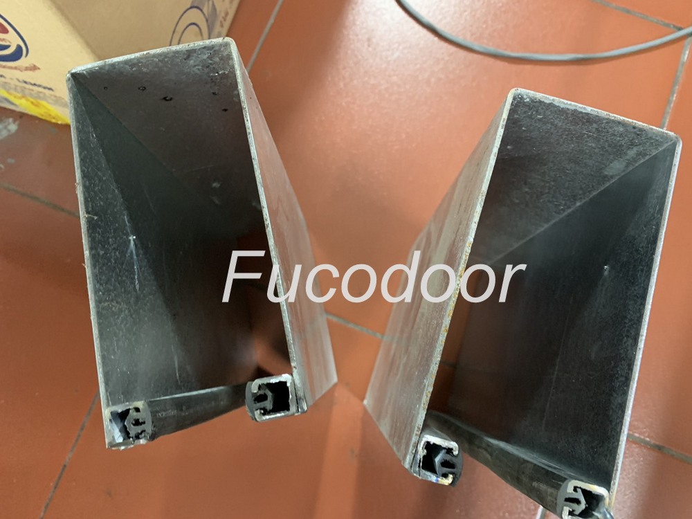 Cửa cuốn siêu trường INOX độ dầy 1.6ly, ray có zoong bản 200mm