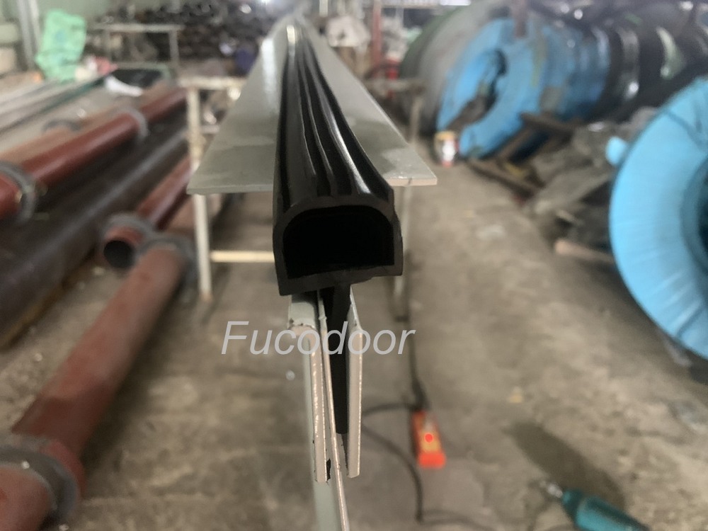 Cửa cuốn lưới song ngang inox vuông, cửa cuốn khớp thoáng 20x20, cửa cuốn khớp thoáng phi 19