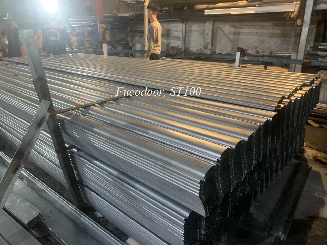 Cửa cuốn siêu trường ST100 tại Hưng Yên