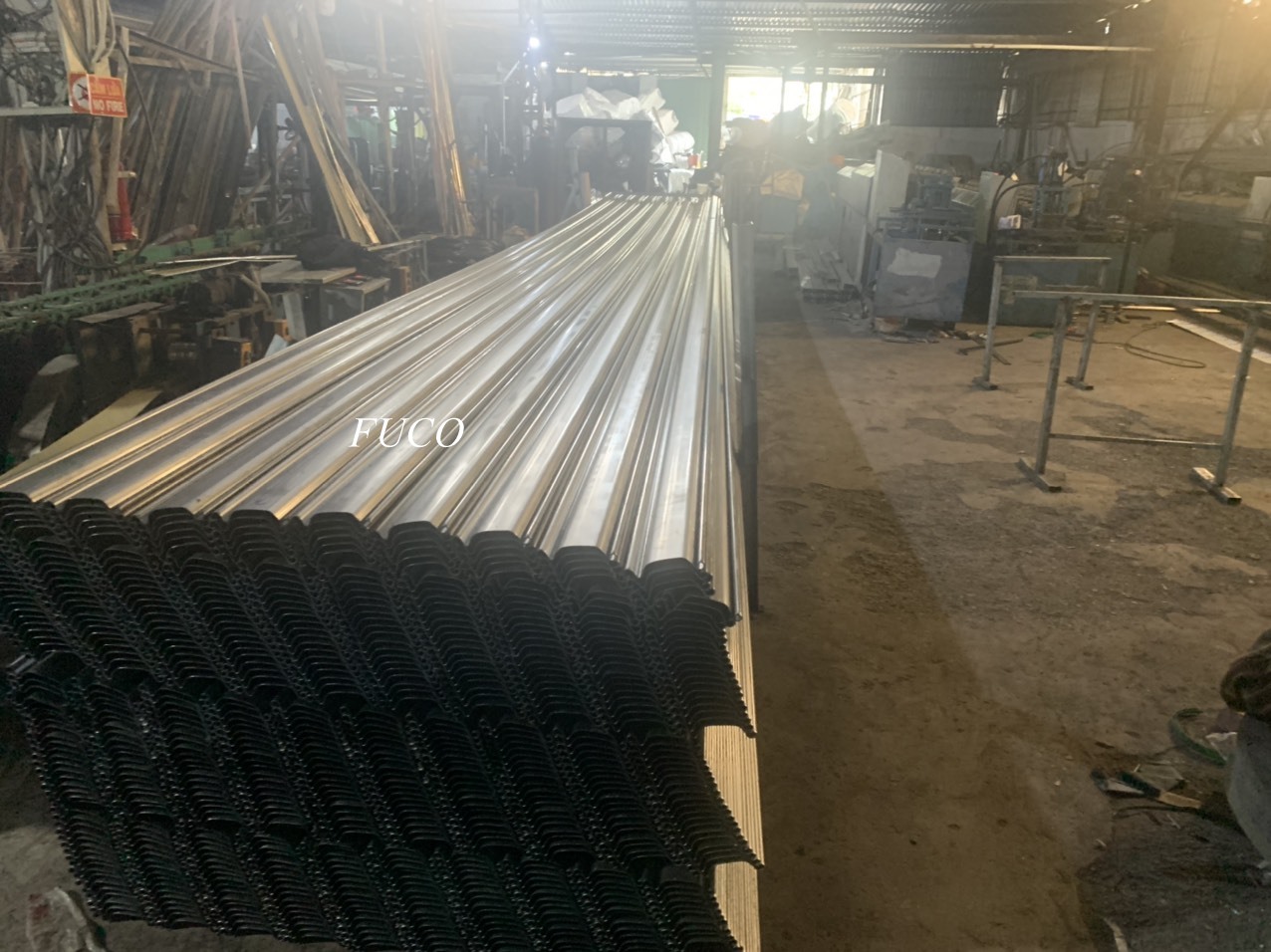 Cửa cuốn siêu trường ST100 tại Hưng Yên