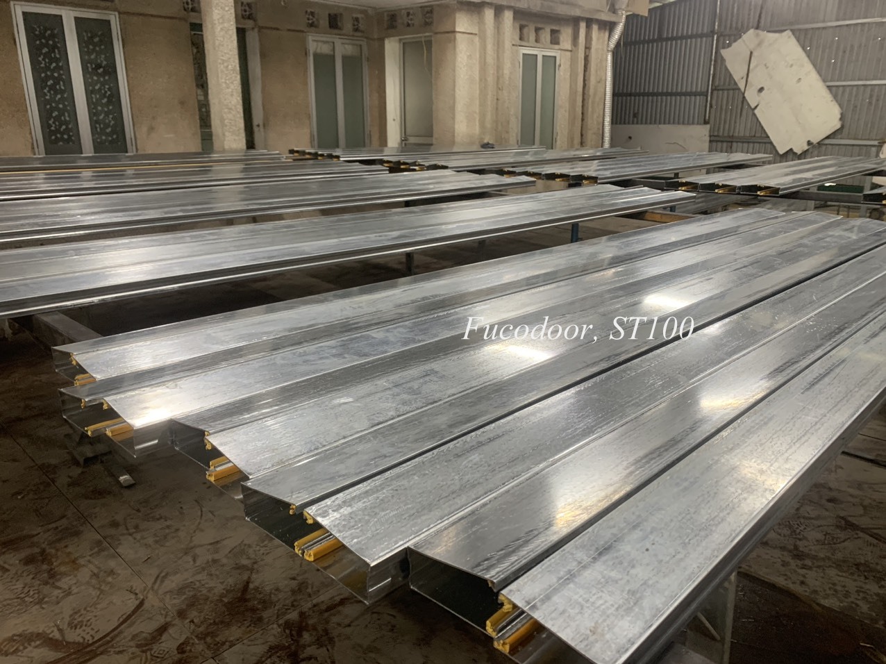 Cửa cuốn siêu trường nhà xưởng tại Thừa Thiên Huế