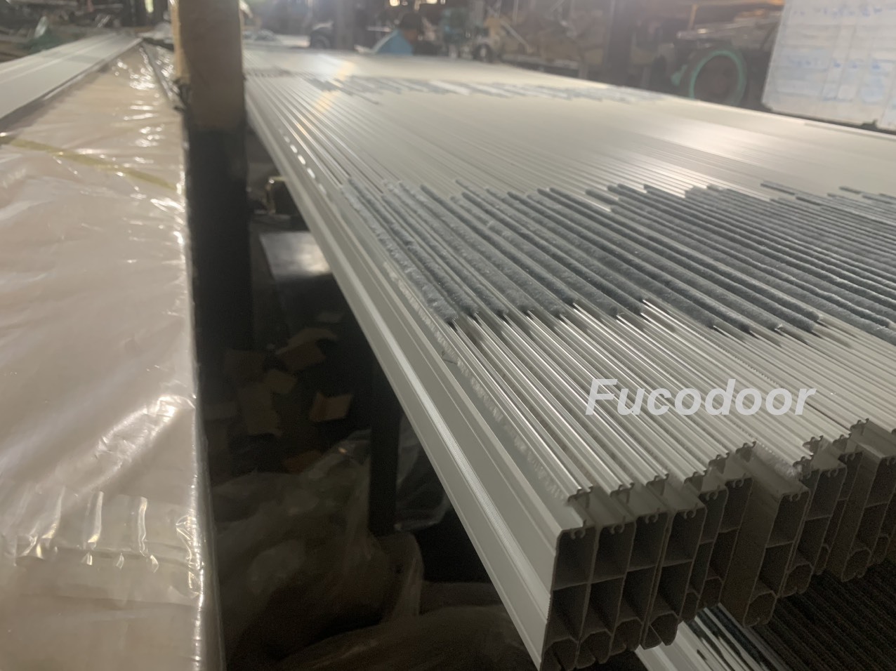 Cửa cuốn khe thoáng là gì, Cửa cuốn khe thoáng Fuco
