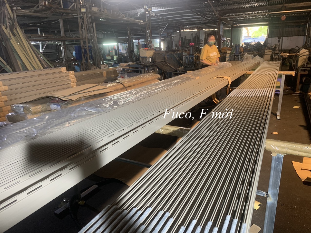 Cửa cuốn nhôm khe thoáng motor tại Lạng Sơn