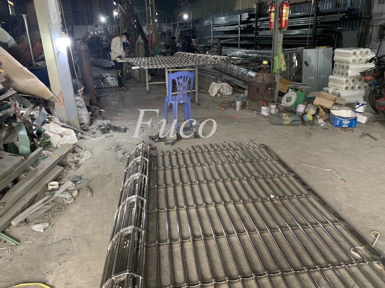 Cửa cuốn song ngang hộp 20x20, INOX 201 và INOX 304