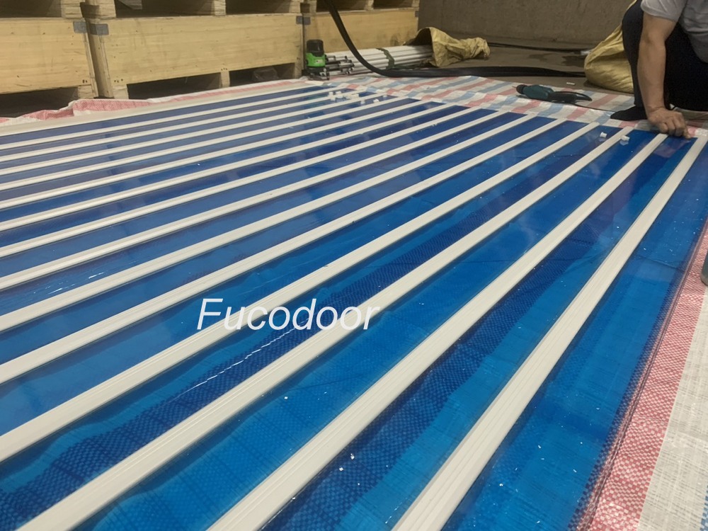 Cửa cuốn trong suốt Polycarbonate 