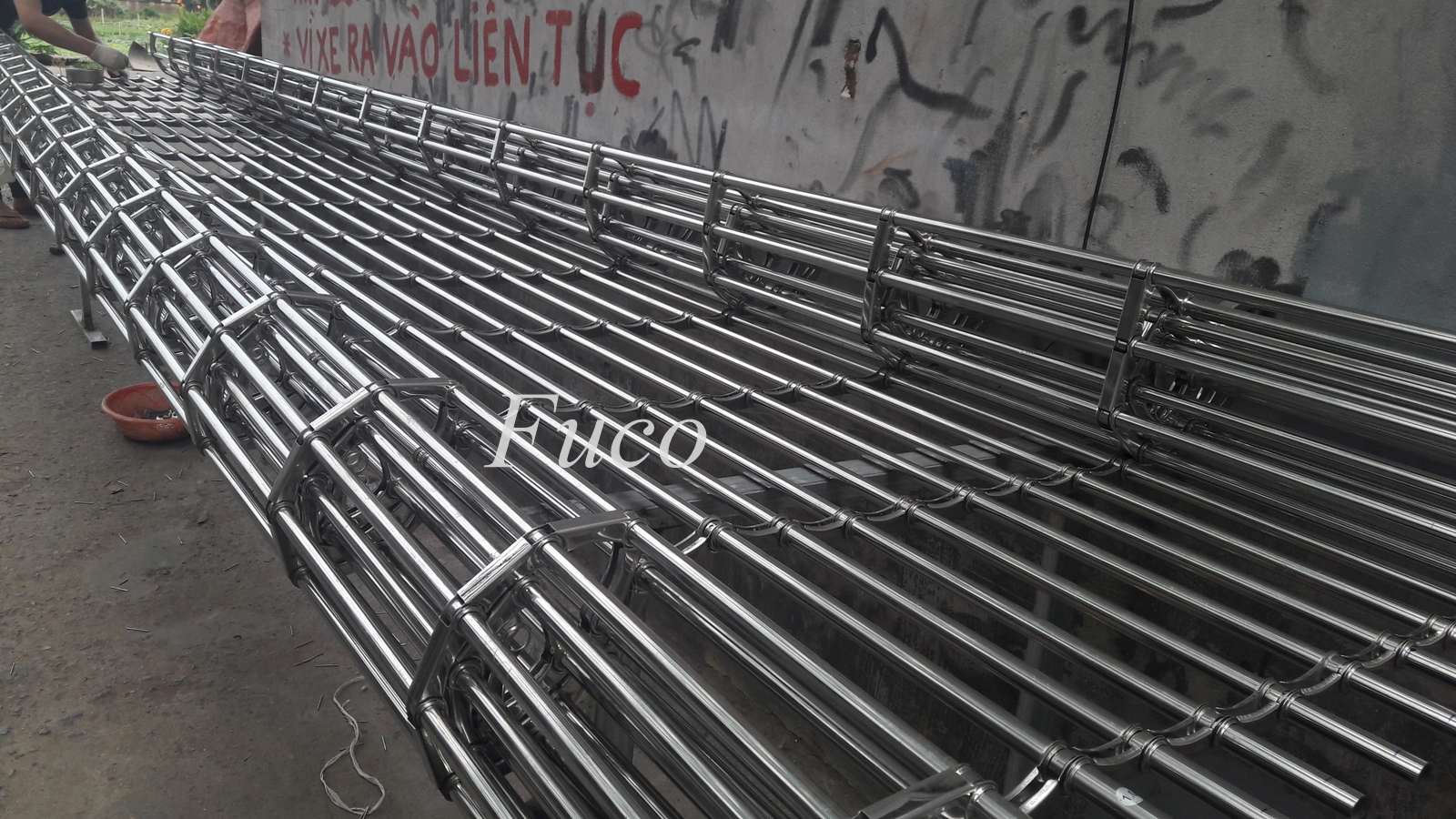 Cửa cuốn song ngang ống tròn 19 và phi 21, INOX 201 và INOX 304