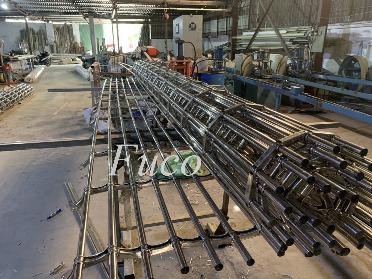 Cửa cuốn song ngang ống tròn 19 và phi 21, INOX 201 và INOX 304