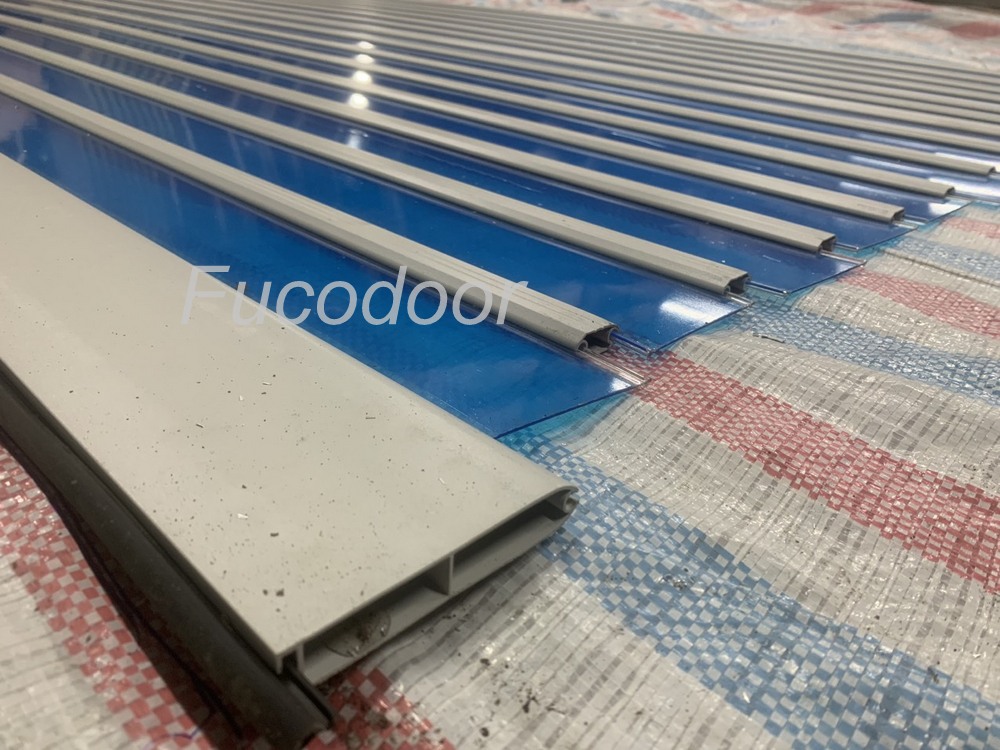 cửa cuốn trong suốt polycarbonate tại Fucodoor