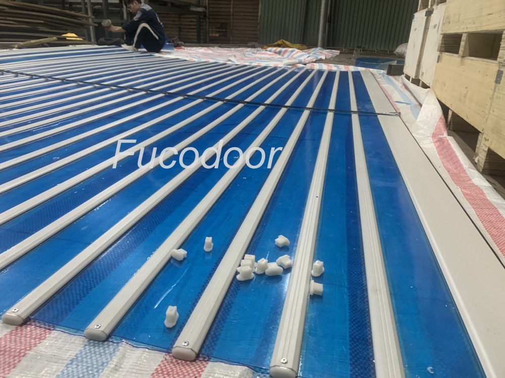 cửa cuốn trong suốt polycarbonate tại Fucodoor