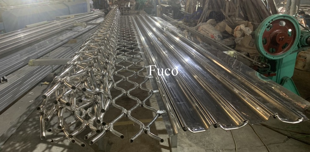 Cửa cuốn mắt võng sơn tĩnh điện và INOX 304