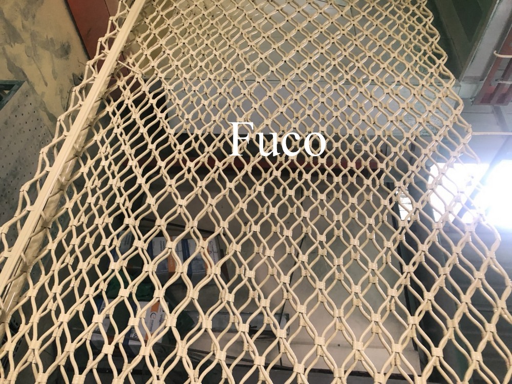 Cửa cuốn mắt võng sơn tĩnh điện và INOX 304