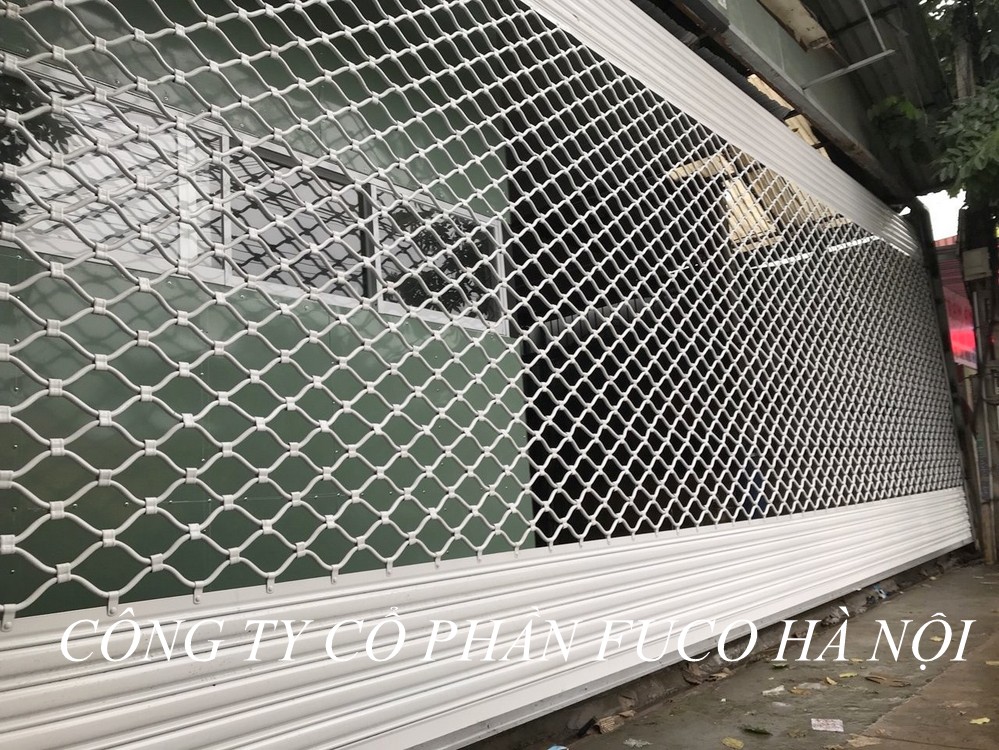 Cửa cuốn mắt võng sơn tĩnh điện và INOX 304