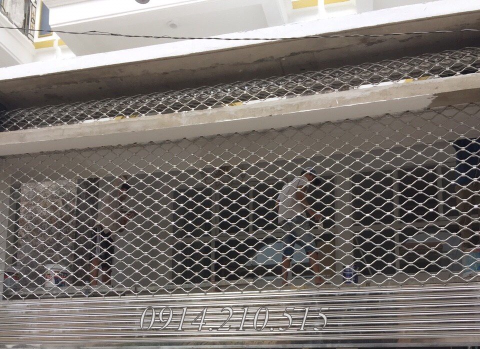 Cửa cuốn mắt võng inox