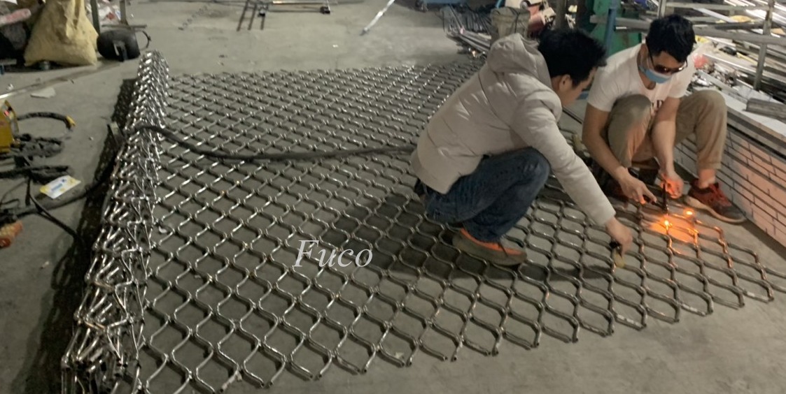 Cửa cuốn mắt võng INOX tại Hải Phòng