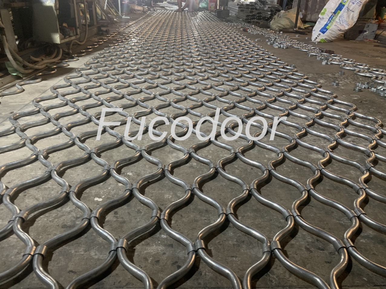 Cửa cuốn mắt võng giá rẻ nhất