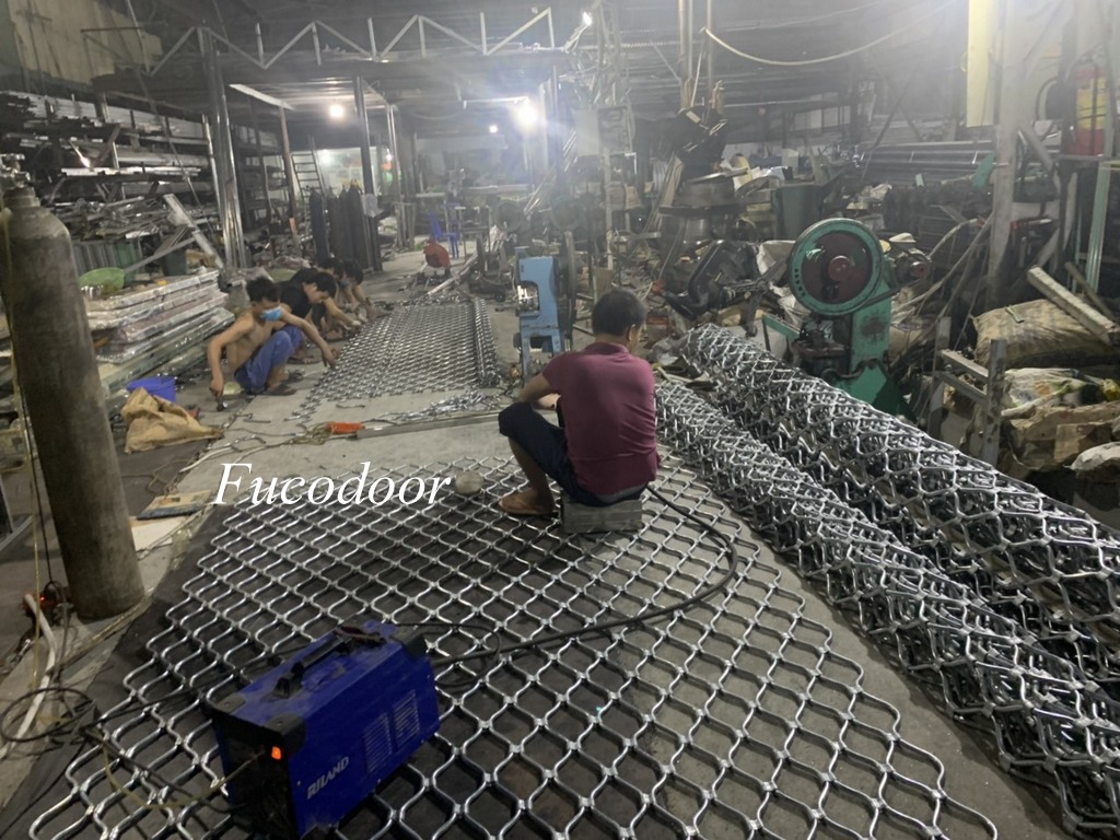 Cửa cuốn Mắt Võng, Mắt Lưới, Mắt Cáo Huyện Vạn Ninh, Khánh Hòa, Báo giá cửa cuốn mắt lưới, Cửa cuốn mắt lưới