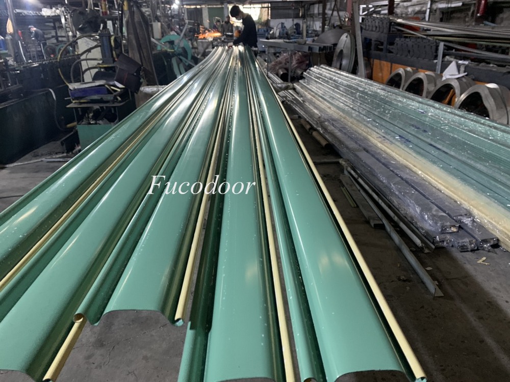 Cửa cuốn siêu trường thép mạ màu 