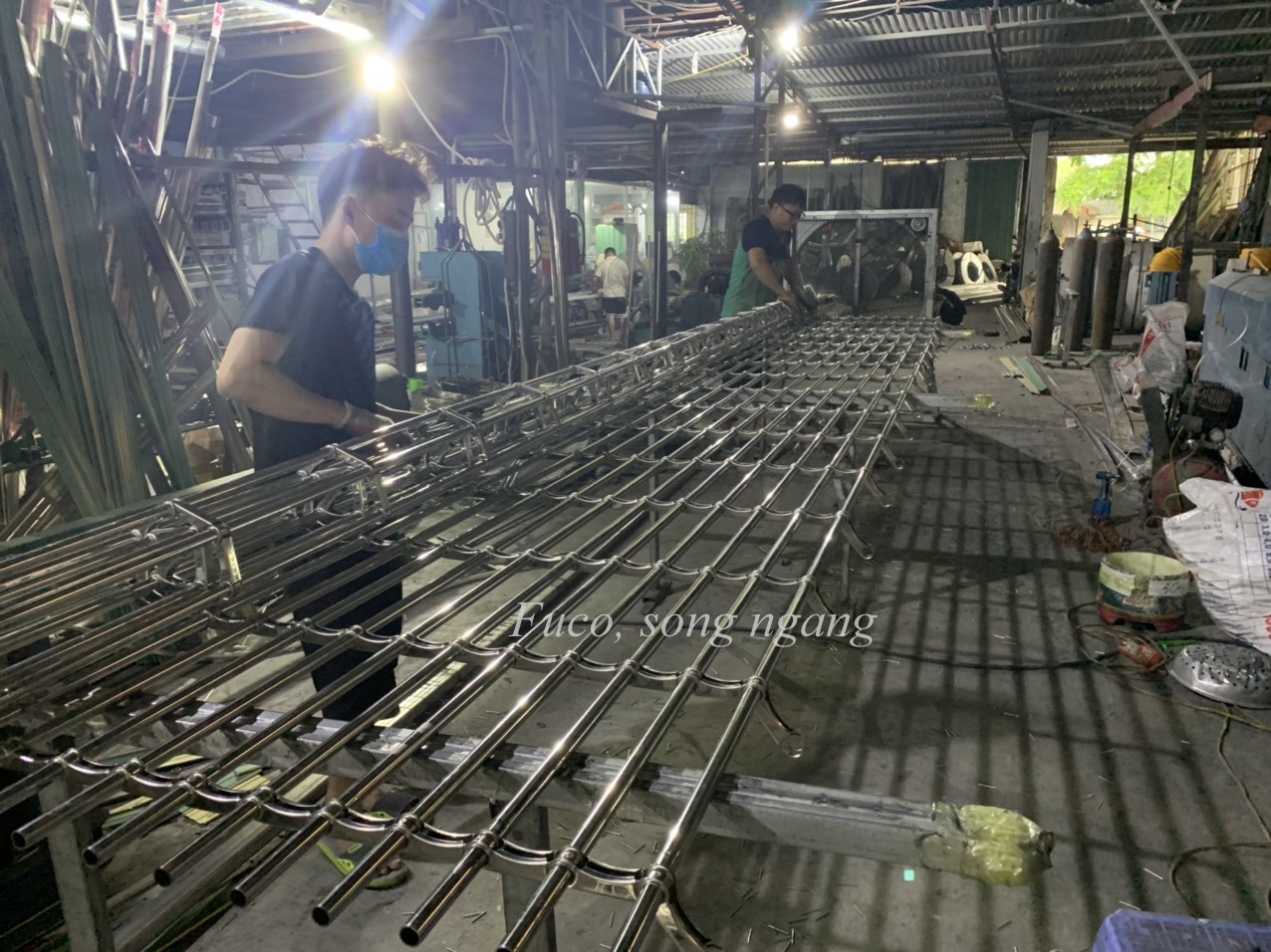 Cửa cuốn song ngang inox
