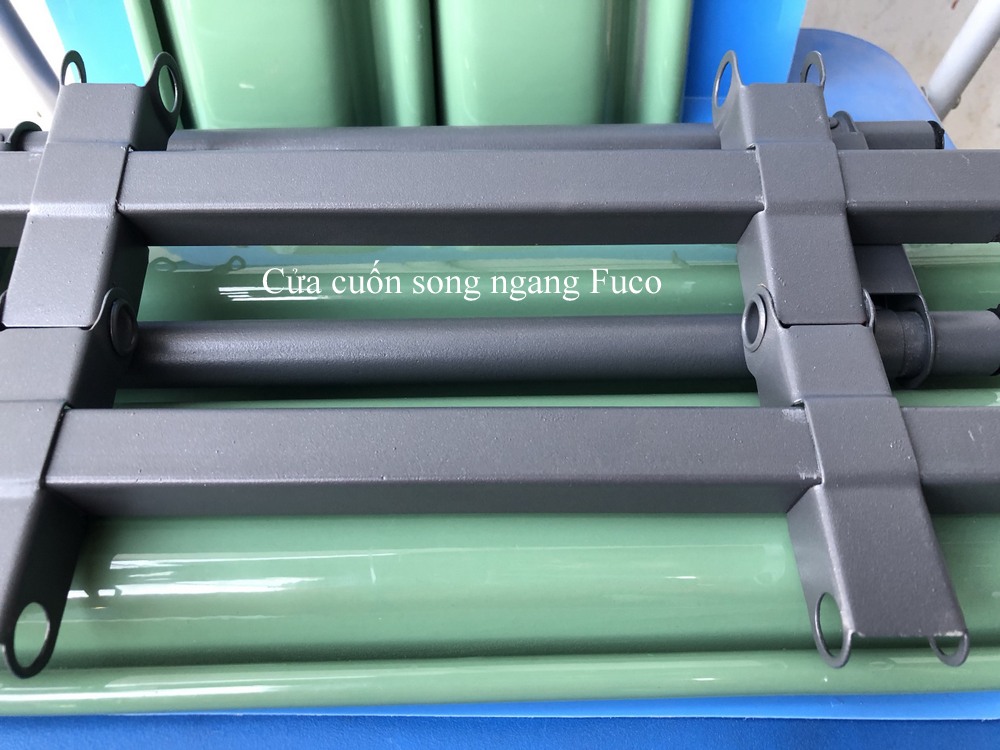 cửa cuốn song ngang vuông sơn tĩnh điện
