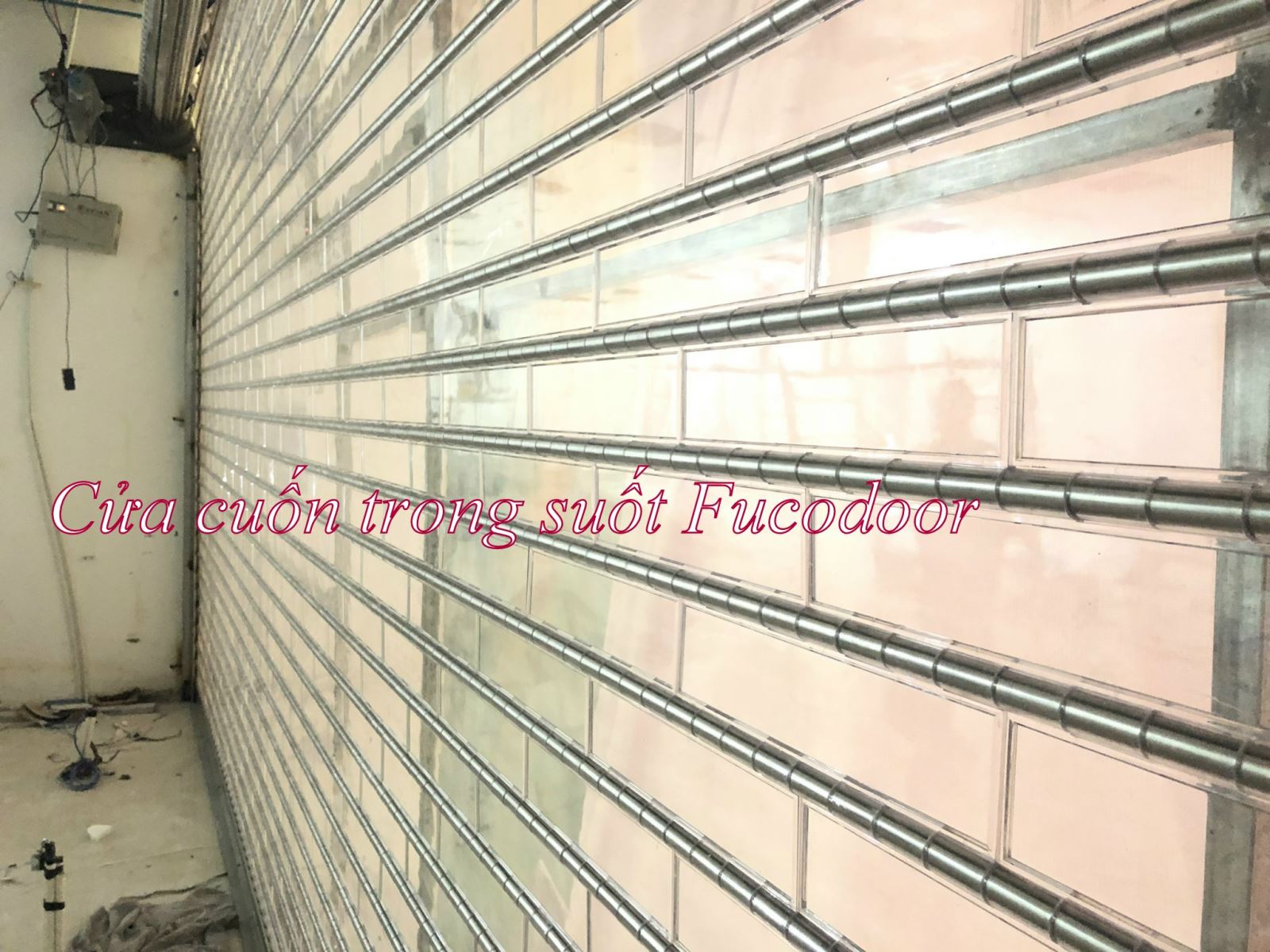 Cửa cuốn Polycacbonate xuyên sáng