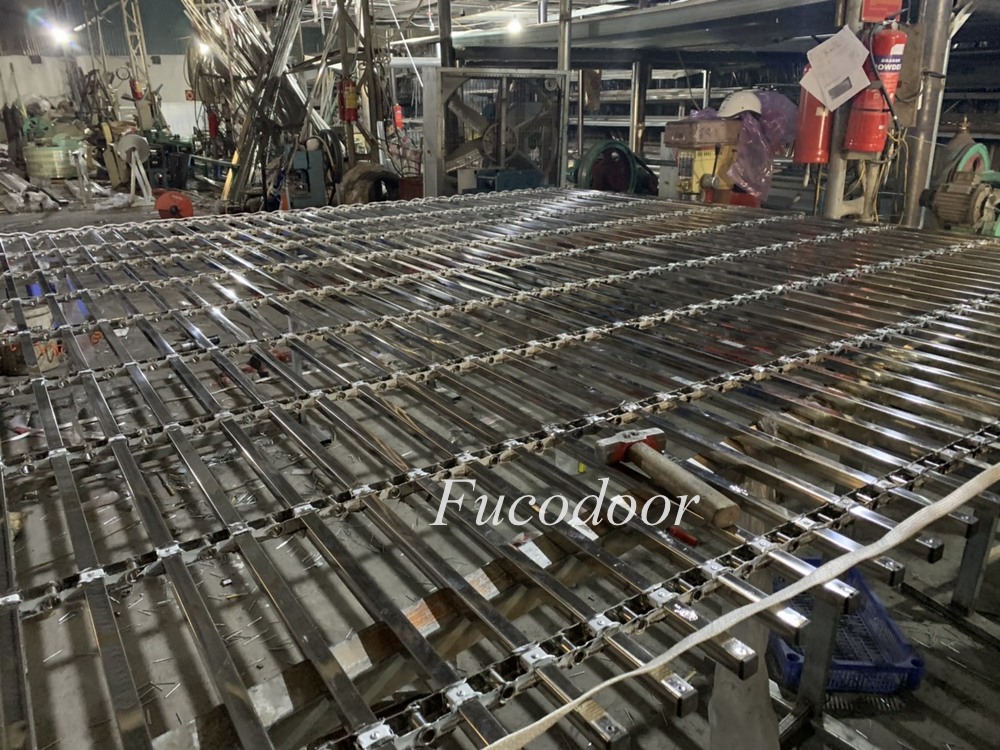 Cửa cuốn lưới song ngang inox vuông, cửa cuốn khớp thoáng 20x20, cửa cuốn khớp thoáng phi 19 tại Đà Nẵng